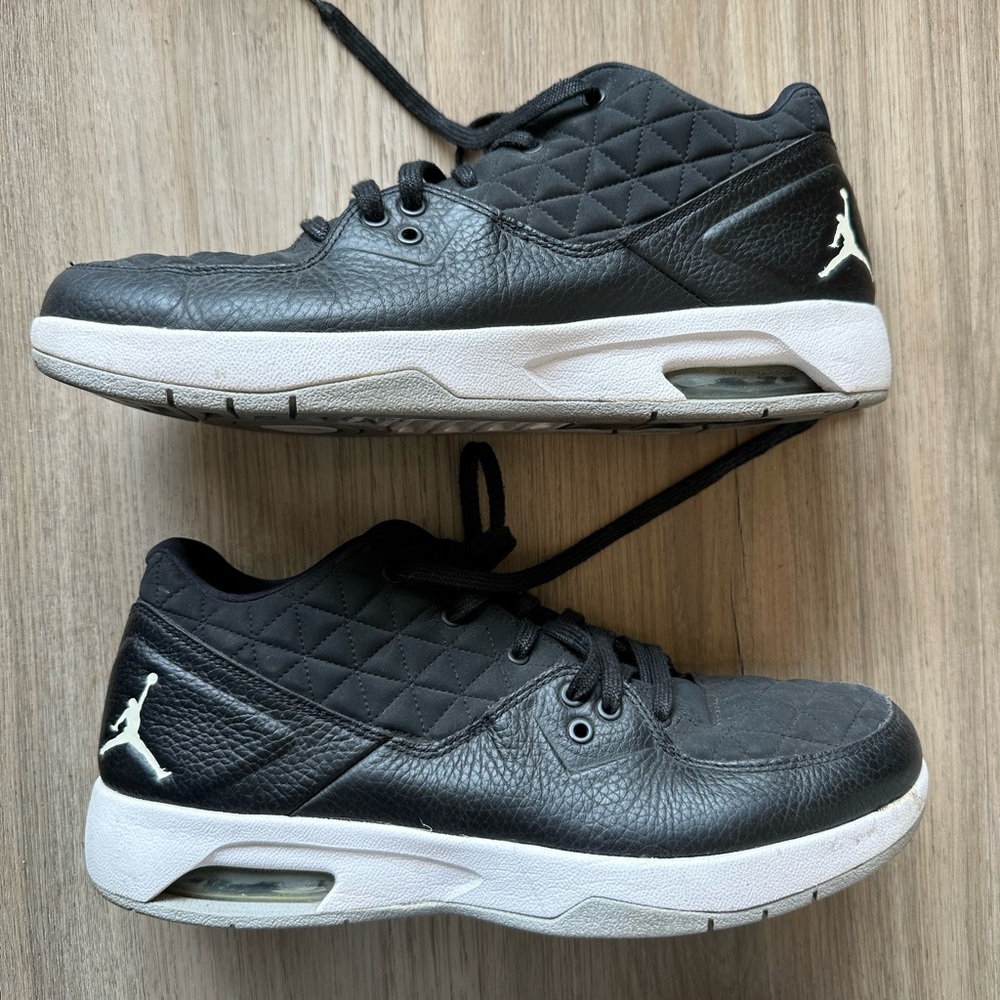 Jordan Men’s Black and White Quilted Leather Sneakers size 11